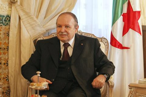 APS - Le Président Bouteflika invite le gouvernement à accélérer le processus de création de l'Académie de la langue amazighe