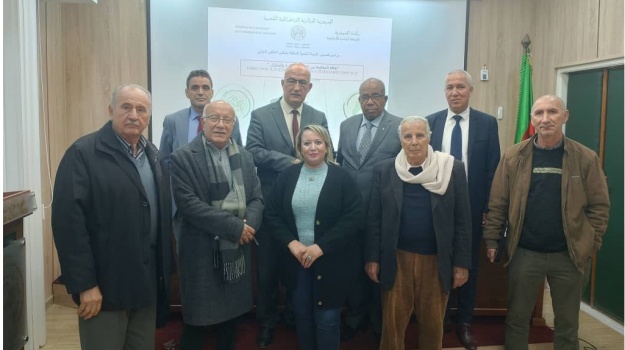 نصبب اللجنة العلمية المكلفة بالإشراف على الملتقى الدولي الموسوم بثقافة المقاومة بين التاريخ و الذاكرة و المخيال