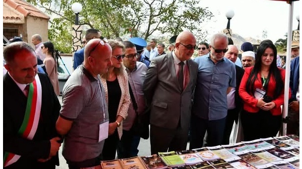 الأمين العام للمحافظة السامية للأمازيغية يشرف على افتتاح  صالون الكتاب الأمازيغي واسيف بتيزي وزو